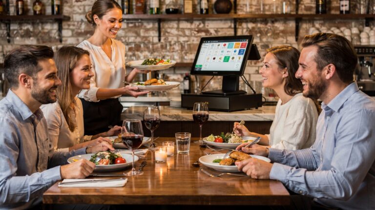5 Ways Restaurant POS Software Can Transform Customer Experience